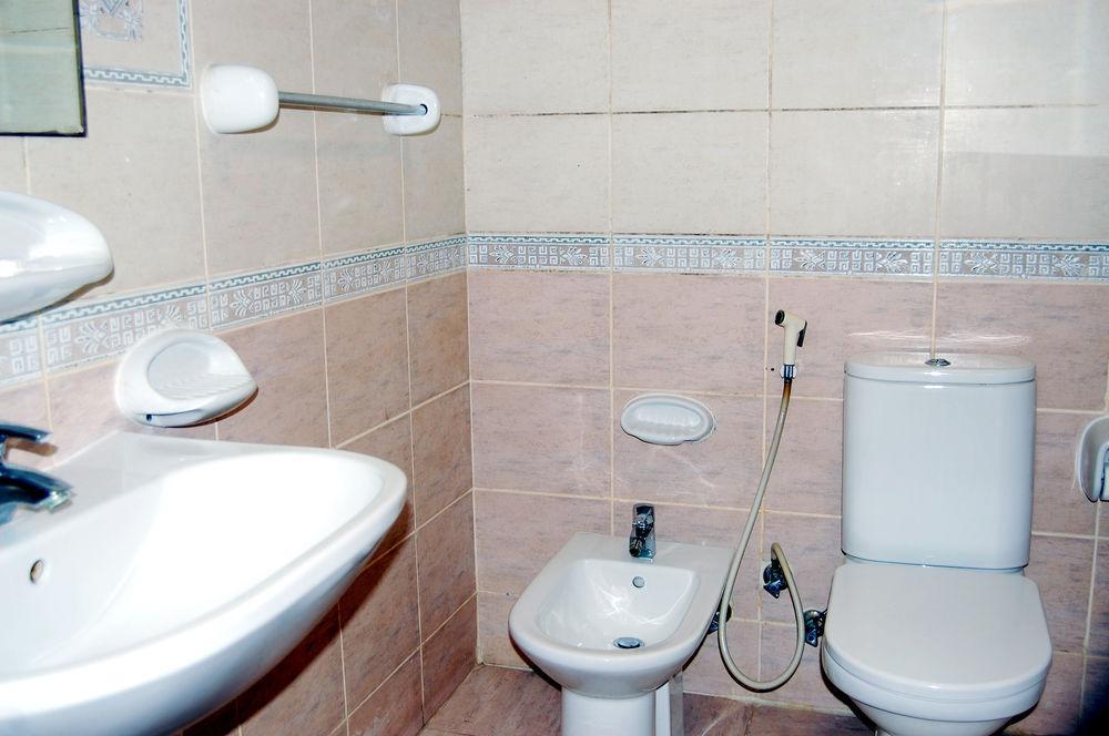 Al Ferdous Hotel Apartment Sharjah Exteriör bild