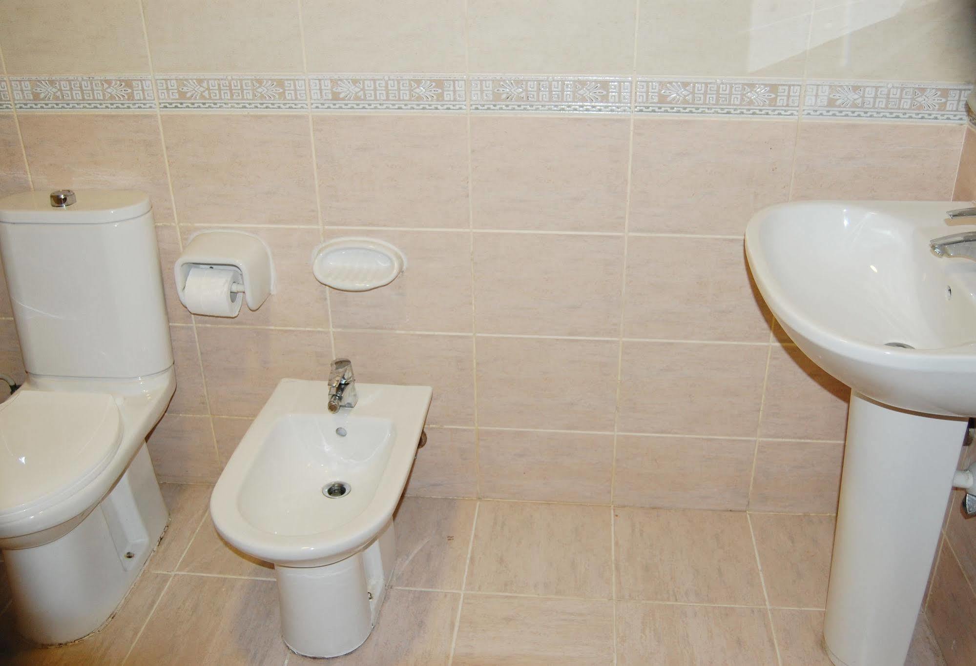 Al Ferdous Hotel Apartment Sharjah Exteriör bild