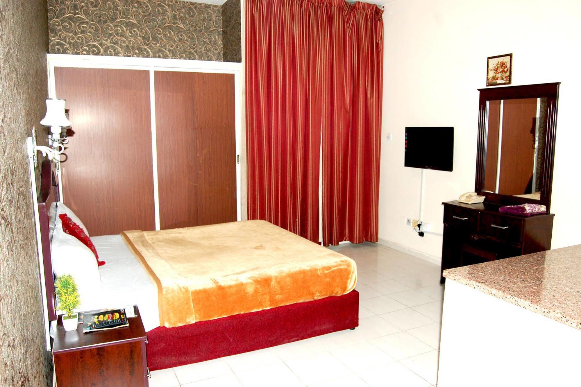 Al Ferdous Hotel Apartment Sharjah Exteriör bild
