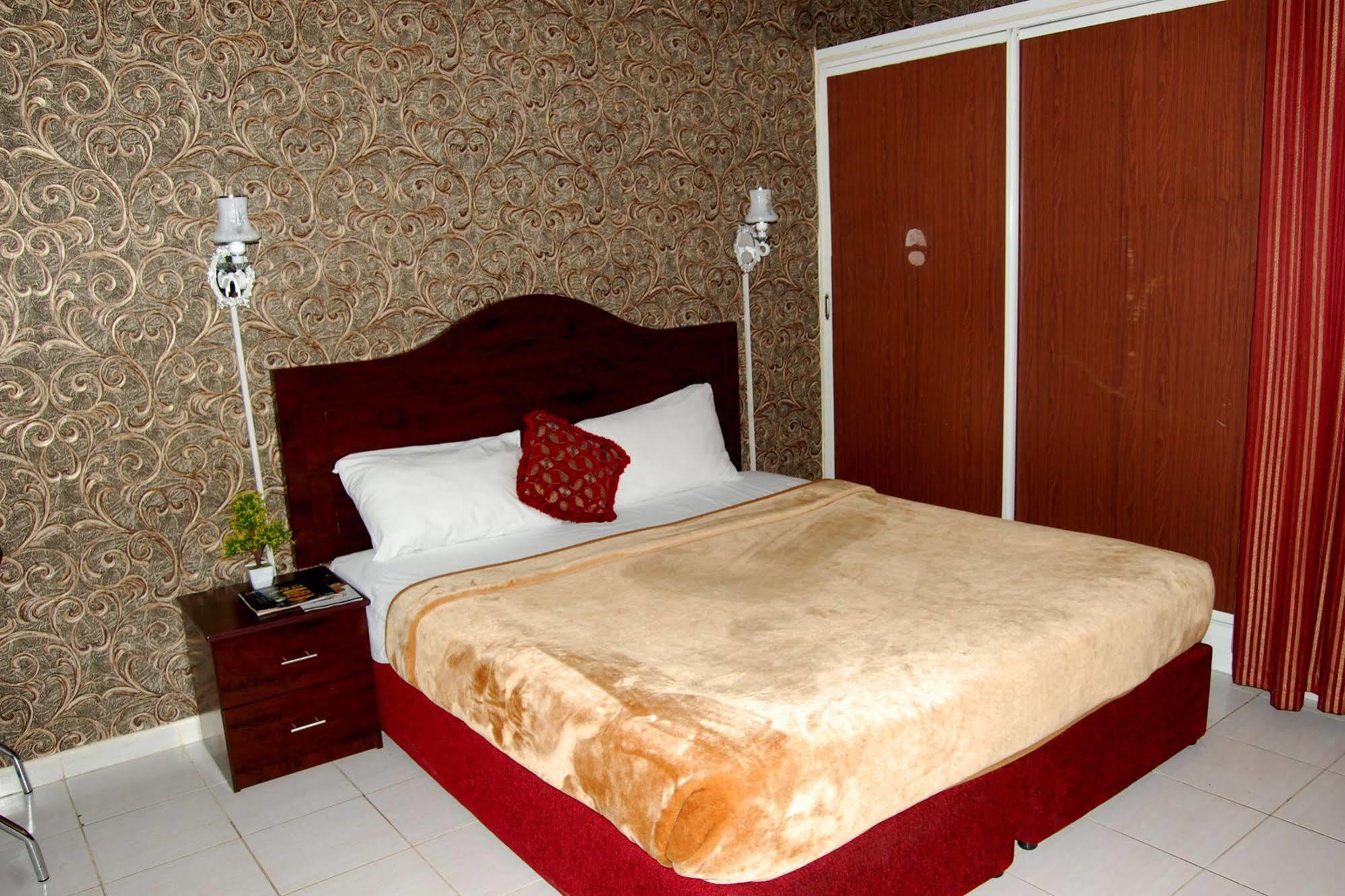 Al Ferdous Hotel Apartment Sharjah Exteriör bild